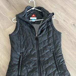 Columbia Women's Black Quilted Vest